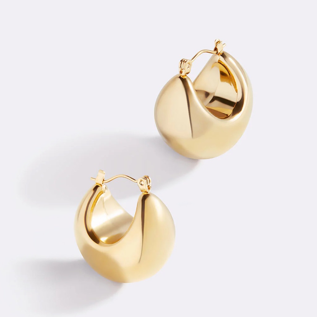 Brand New! 18k Gold Sculpted Hoops